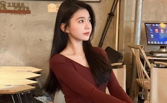 我半夜摸睡着的妺妺下面的小说